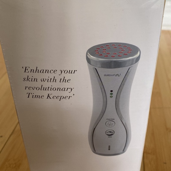 Numiere 2 face Micro-current therapy facial device - Picture 3 of 5